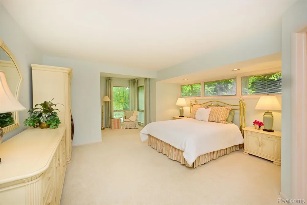 3310 Dogwood Court Bloomfield Hills City, MI 48304