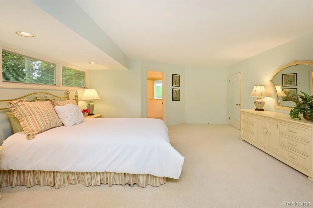 3310 Dogwood Court Bloomfield Hills City, MI 48304