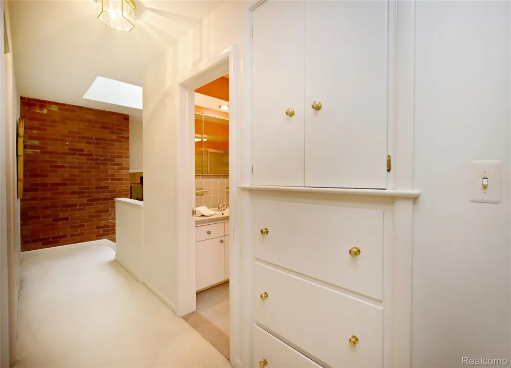3310 Dogwood Court Bloomfield Hills City, MI 48304