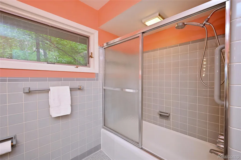 3310 Dogwood Court Bloomfield Hills City, MI 48304