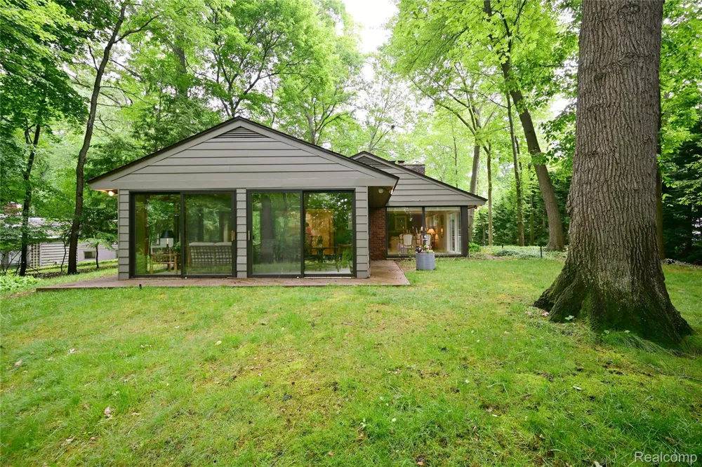 3310 Dogwood Court Bloomfield Hills City, MI 48304