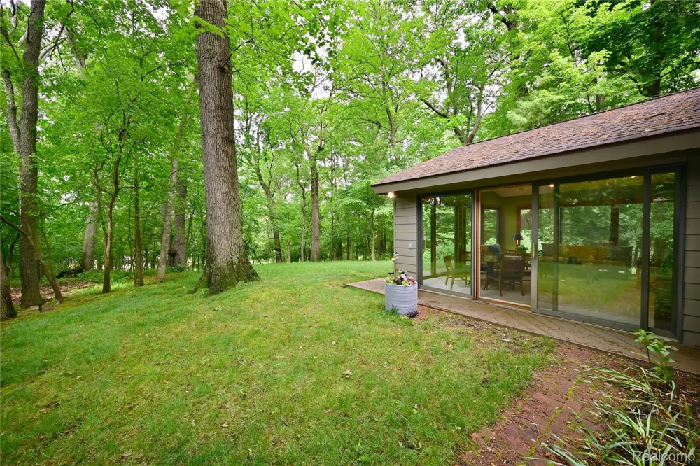 3310 Dogwood Court Bloomfield Hills City, MI 48304