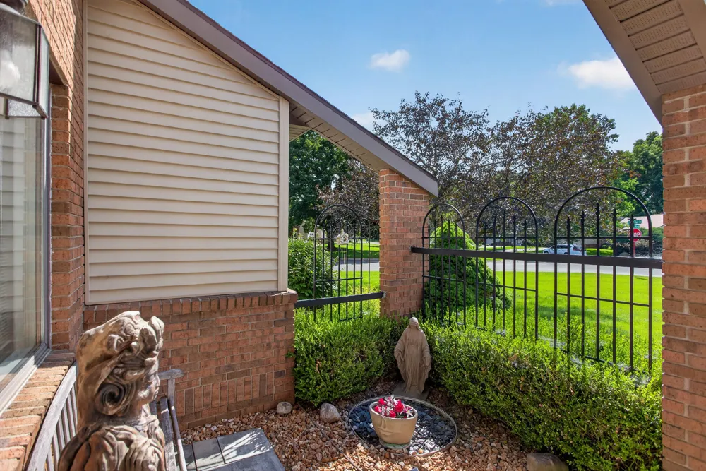 2880 S Wood Dale Drive Summit Township, MI 49203