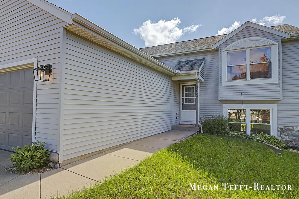 6230 Belmont Farms NE Plainfield Charter Township, MI 49306