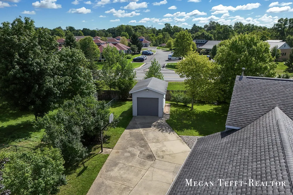 6230 Belmont Farms NE Plainfield Charter Township, MI 49306