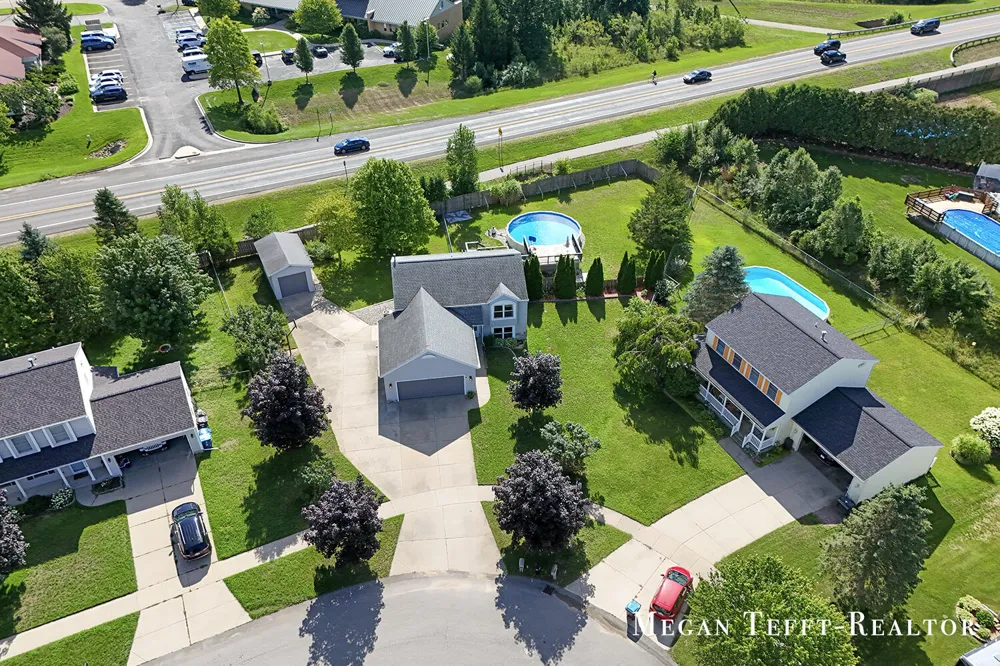 6230 Belmont Farms NE Plainfield Charter Township, MI 49306