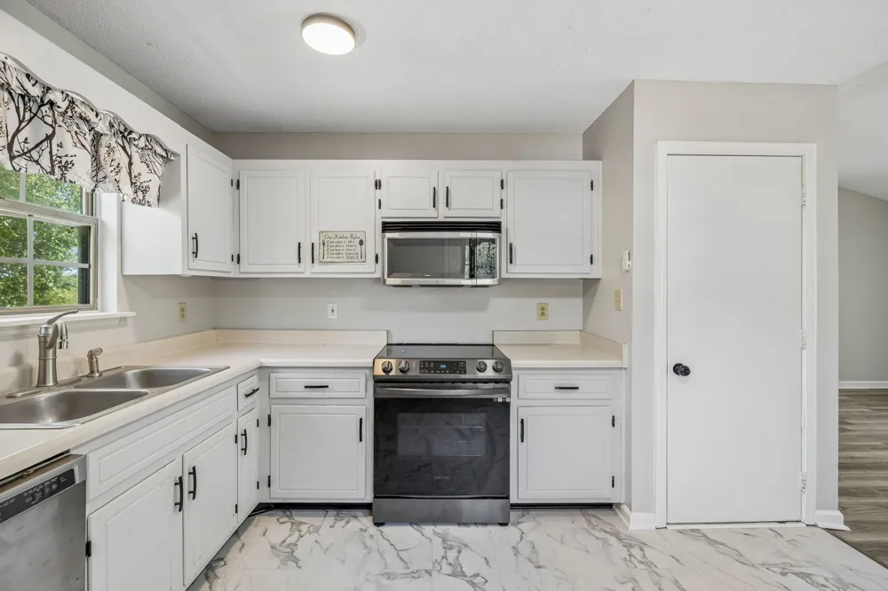 2649 Dotsonville Rd Clarksville, TN 37042