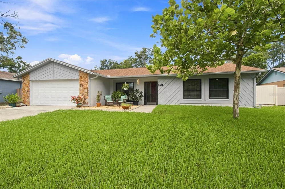 3721 SAND PEBBLE DRIVE Valrico, FL 33596