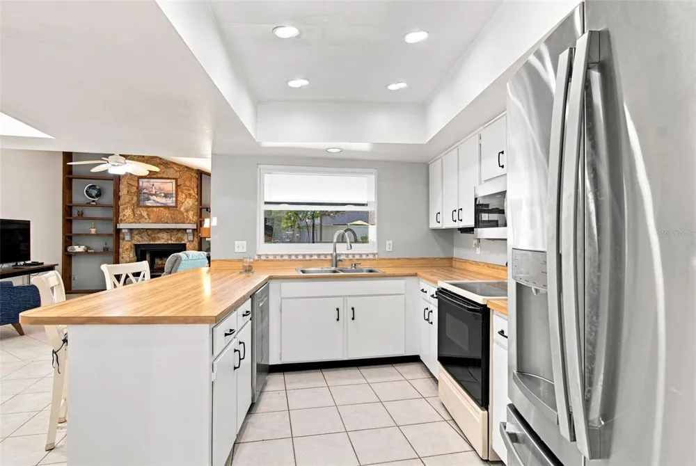 3721 SAND PEBBLE DRIVE Valrico, FL 33596