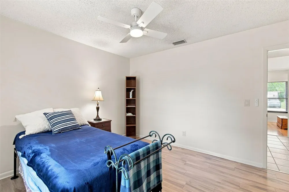 3721 SAND PEBBLE DRIVE Valrico, FL 33596