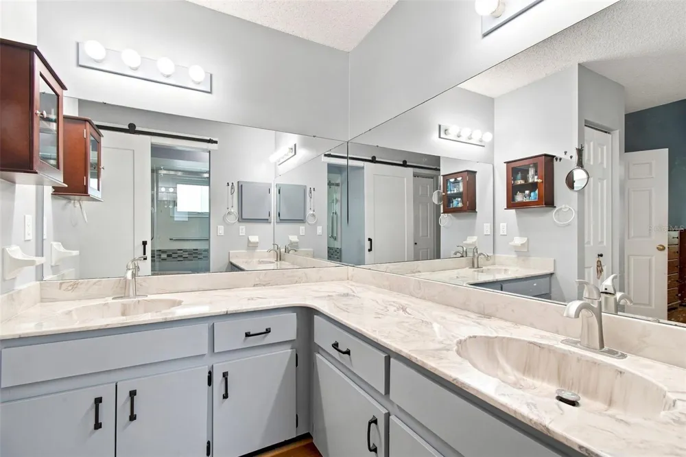 3721 SAND PEBBLE DRIVE Valrico, FL 33596