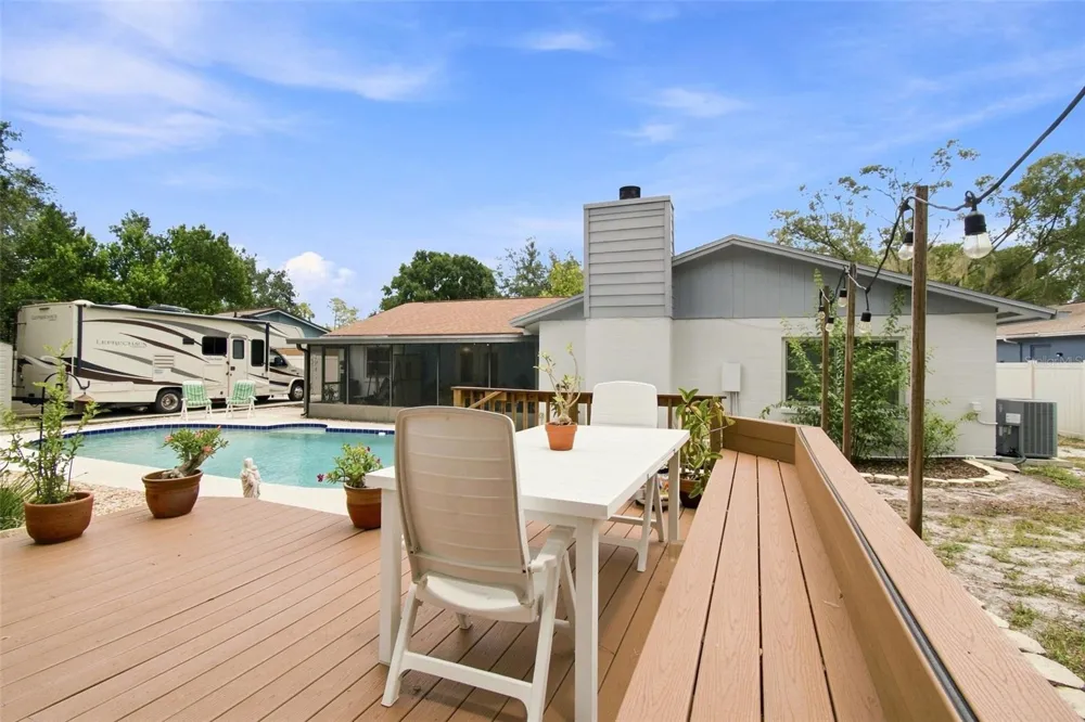 3721 SAND PEBBLE DRIVE Valrico, FL 33596