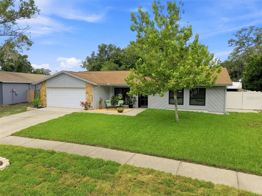 3721 SAND PEBBLE DRIVE Valrico, FL 33596
