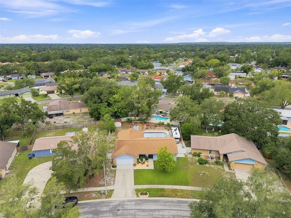 3721 SAND PEBBLE DRIVE Valrico, FL 33596