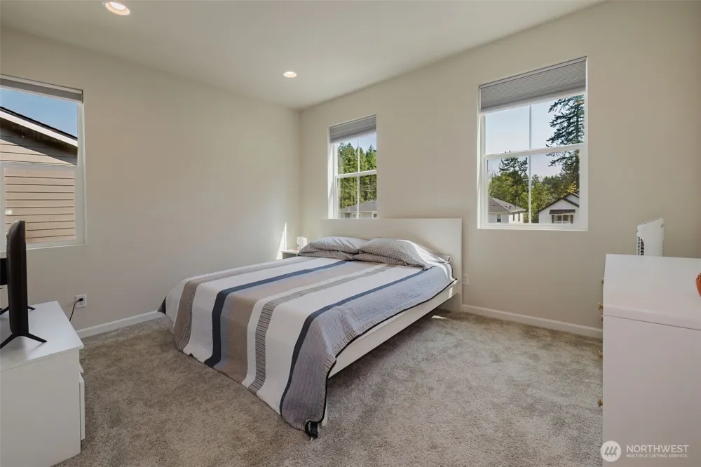 6480 Halyard Circle SE Port Orchard, WA 98367