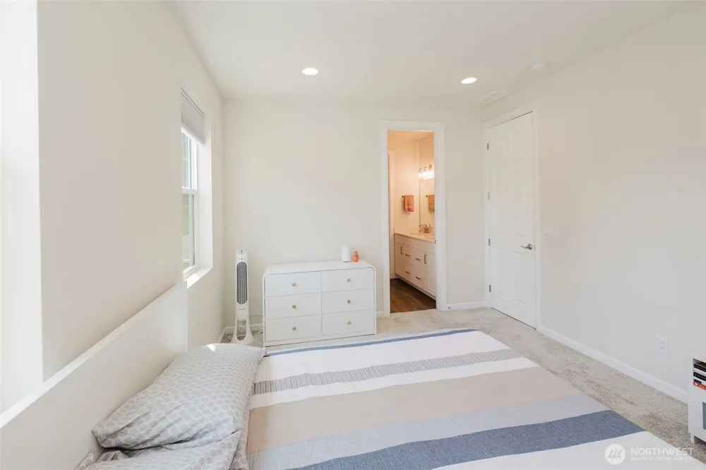 6480 Halyard Circle SE Port Orchard, WA 98367