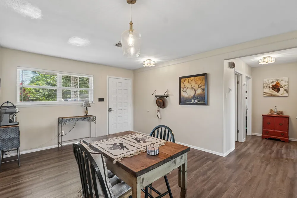 115 Village Drive Kerrville, TX 78028