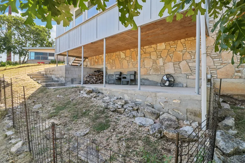 115 Village Drive Kerrville, TX 78028