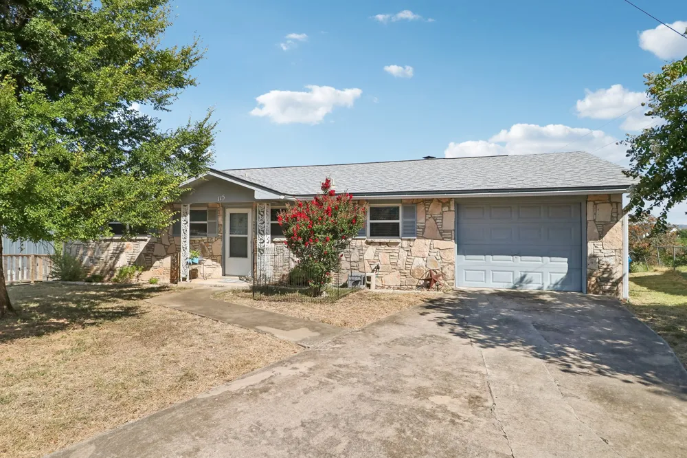 115 Village Drive Kerrville, TX 78028