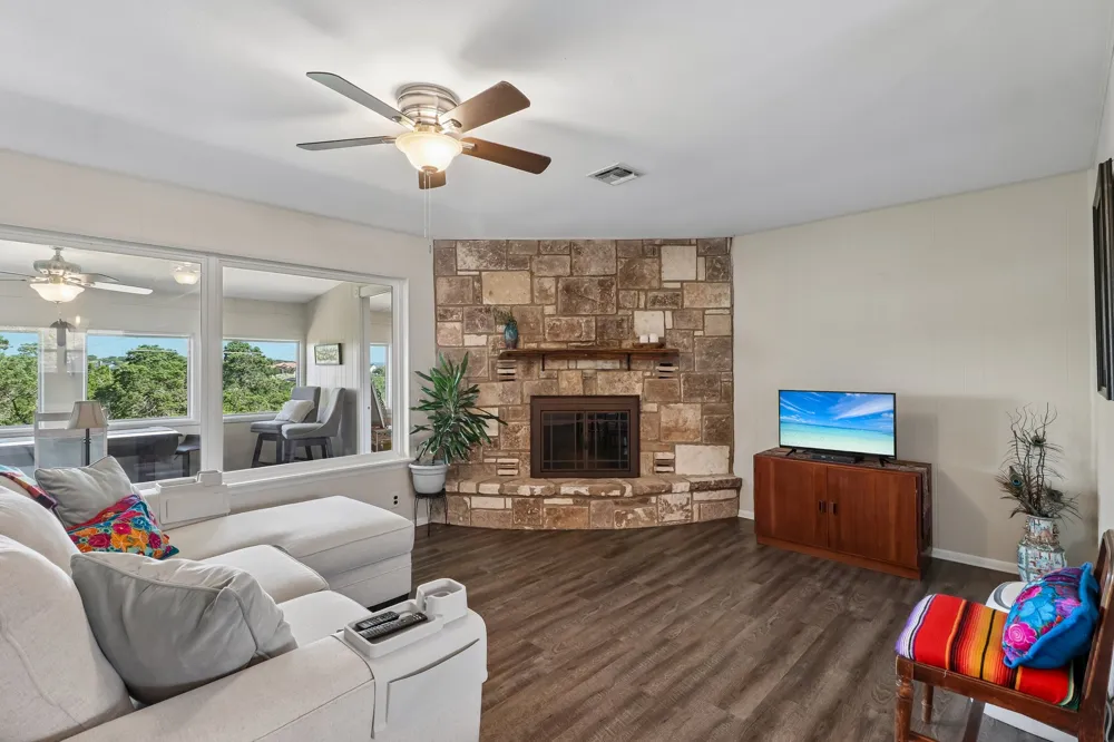 115 Village Drive Kerrville, TX 78028