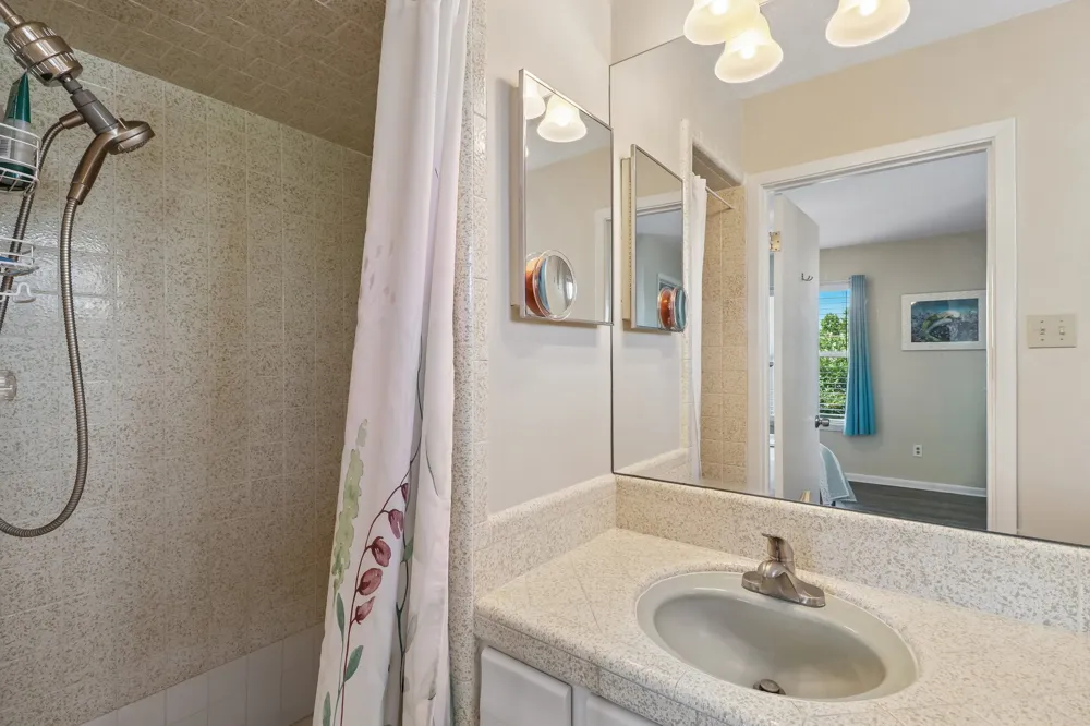 115 Village Drive Kerrville, TX 78028