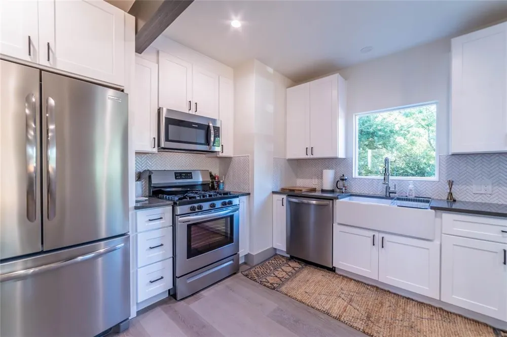3007 E 14 1/2 STREET #Unit B Austin, TX 78702