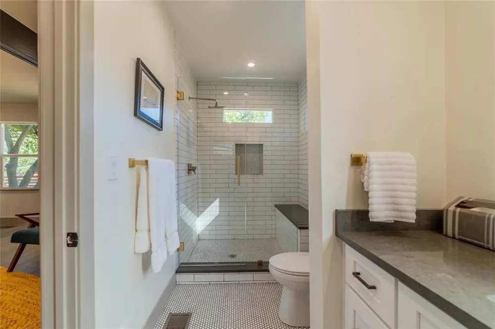 3007 E 14 1/2 STREET #Unit B Austin, TX 78702
