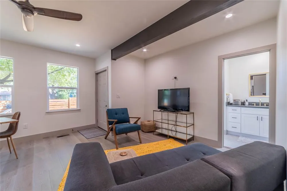 3007 E 14 1/2 STREET #Unit B Austin, TX 78702