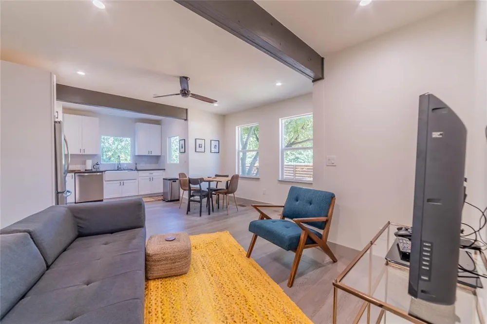 3007 E 14 1/2 STREET #Unit B Austin, TX 78702