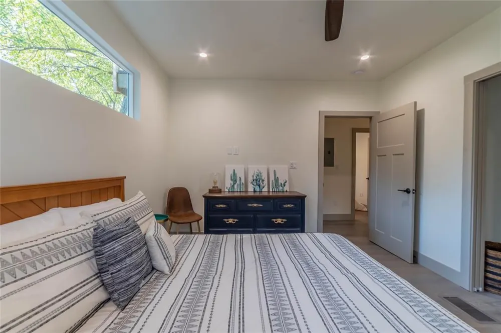 3007 E 14 1/2 STREET #Unit B Austin, TX 78702