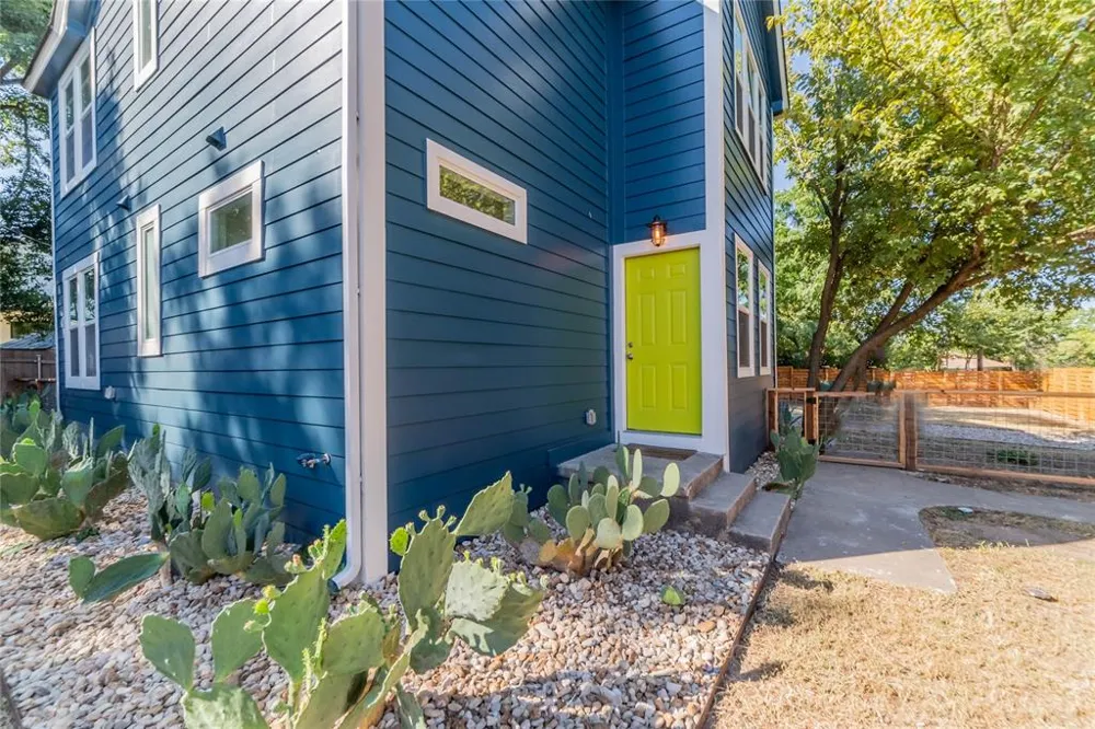 3007 E 14 1/2 STREET #Unit B Austin, TX 78702