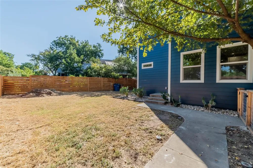 3007 E 14 1/2 STREET #Unit B Austin, TX 78702