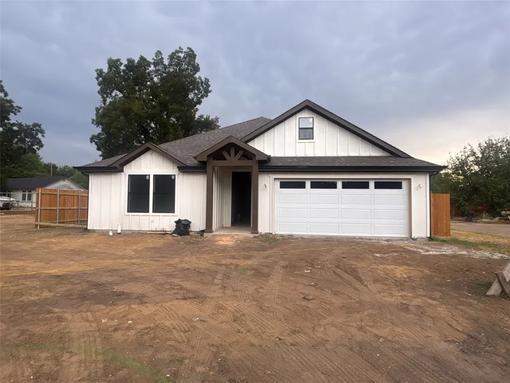 602 33RD STREET Corsicana, TX 75110