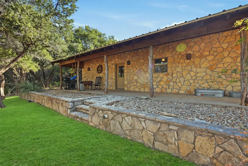 1136 County Road 306b Rainbow, TX 76077