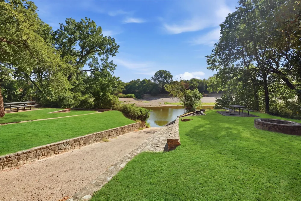 1136 County Road 306b Rainbow, TX 76077