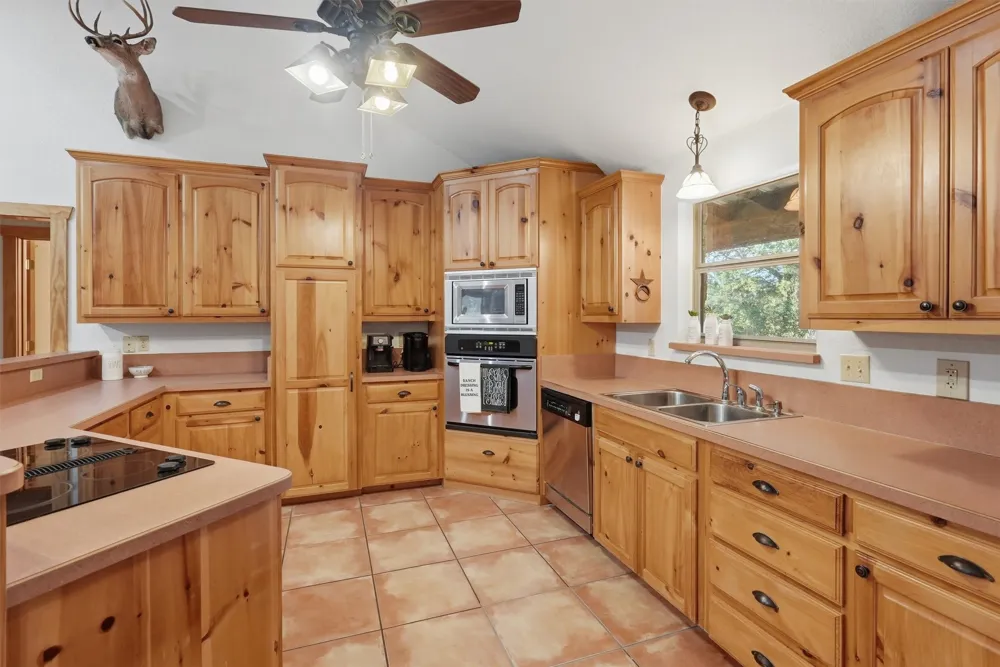 1136 County Road 306b Rainbow, TX 76077