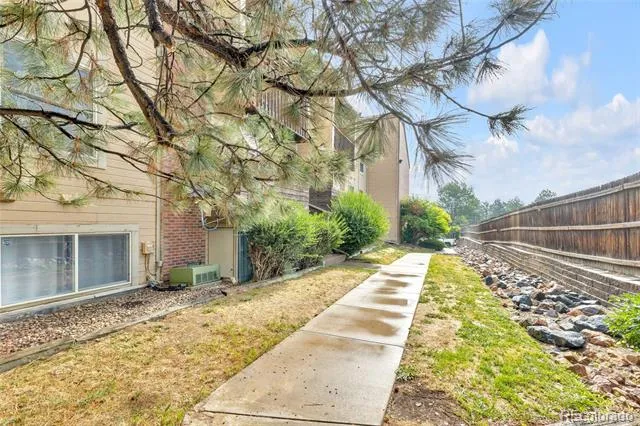 15350 E Arizona Avenue #208 Aurora, CO 80017