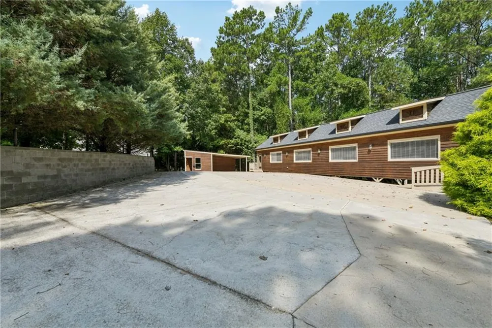 2431 Rabbit Farm Circle Loganville, GA 30052