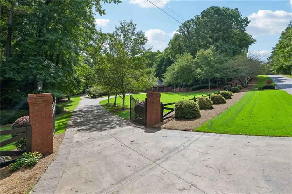 2431 Rabbit Farm Circle Loganville, GA 30052