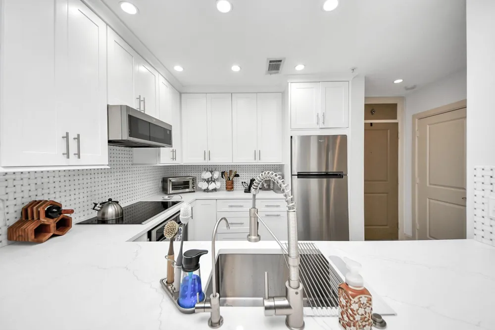 1900 Genesee Street #204 Houston, TX 77006