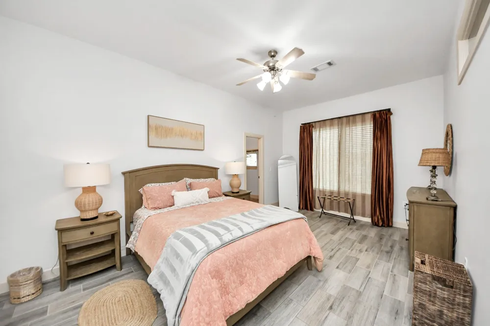 1900 Genesee Street #204 Houston, TX 77006