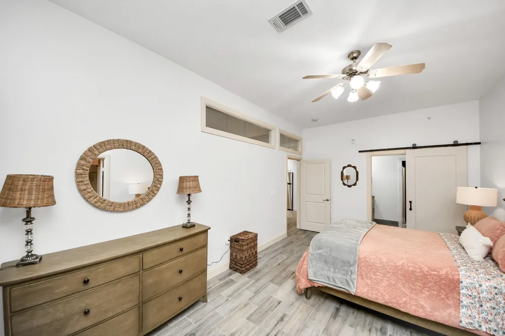 1900 Genesee Street #204 Houston, TX 77006