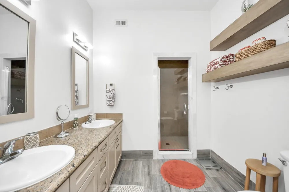 1900 Genesee Street #204 Houston, TX 77006