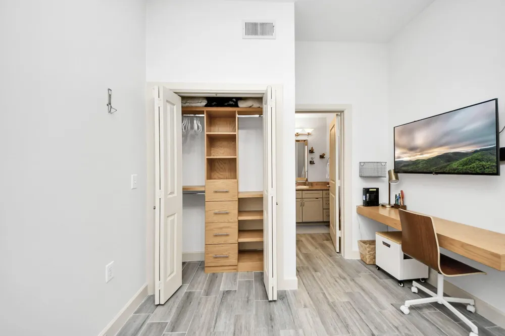 1900 Genesee Street #204 Houston, TX 77006