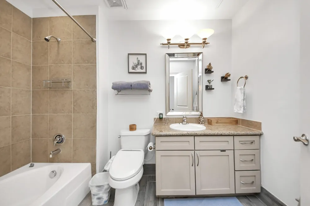 1900 Genesee Street #204 Houston, TX 77006