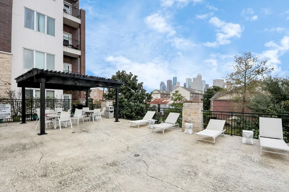 1900 Genesee Street #204 Houston, TX 77006