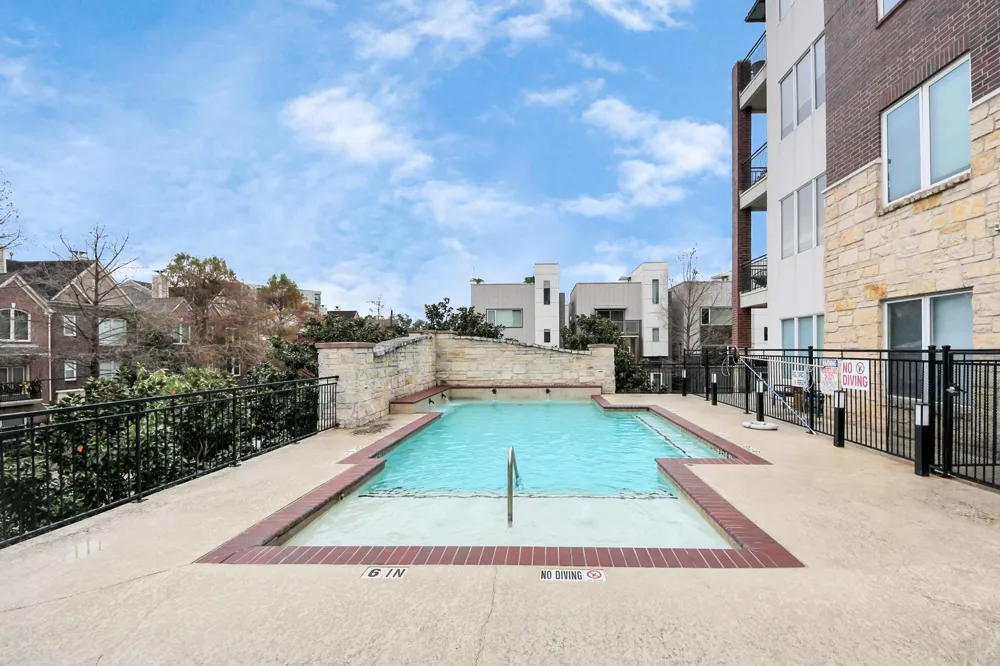 1900 Genesee Street #204 Houston, TX 77006