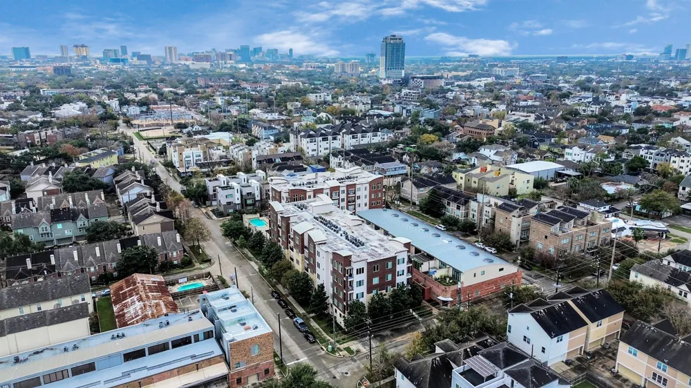 1900 Genesee Street #204 Houston, TX 77006