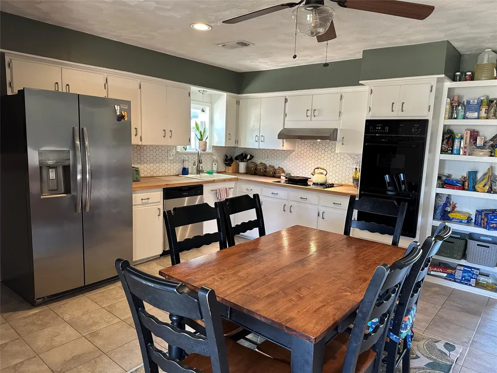 414 Ellinger Road La Grange, TX 78945
