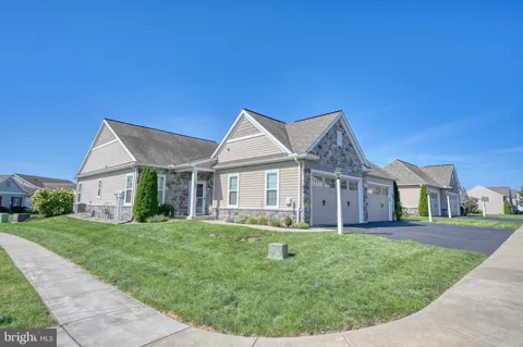 102 S VILLAGE CIRCLE